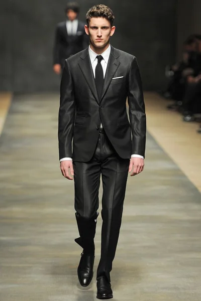 Look 1